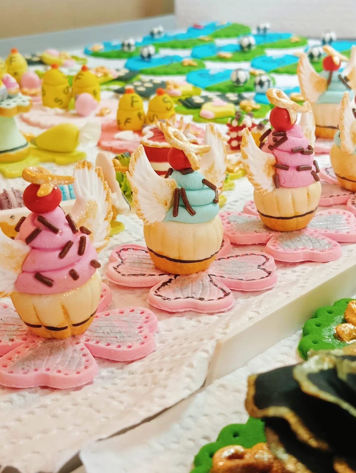 Party Table Cupcakes by Little Sweet Things Bakers