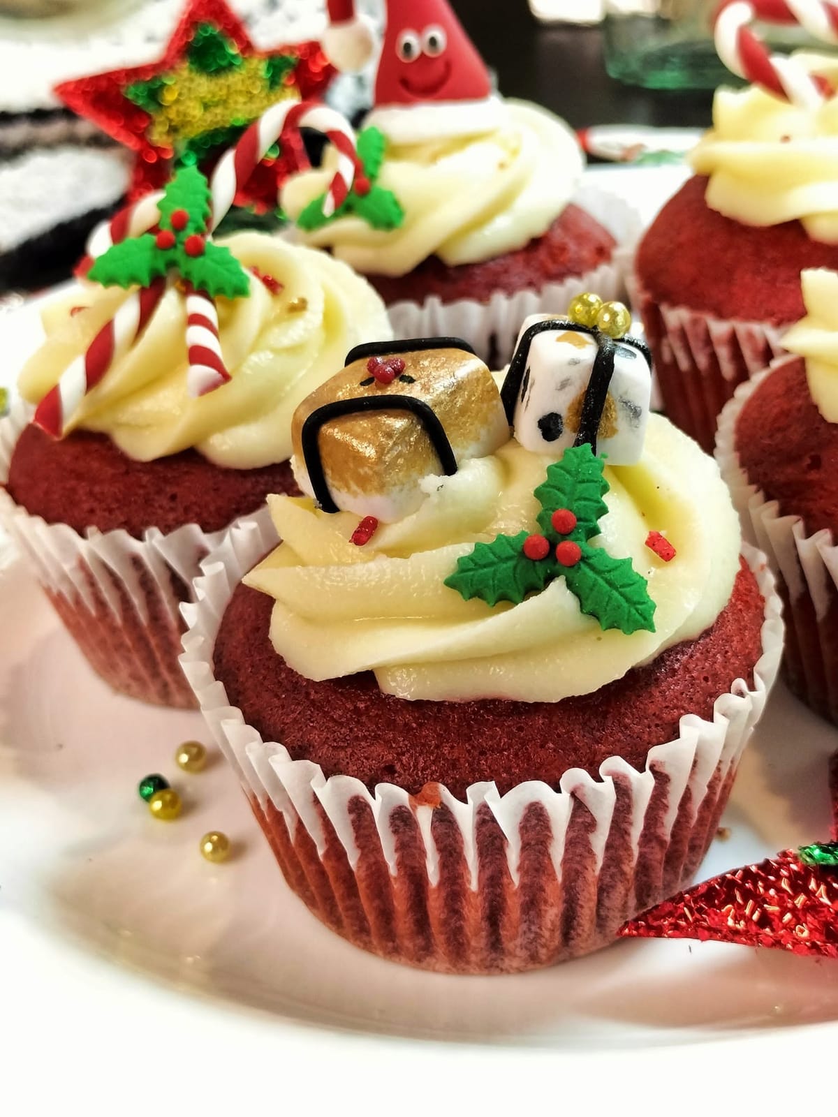 Christmas Cupcakes by Little Sweet Things Bakers